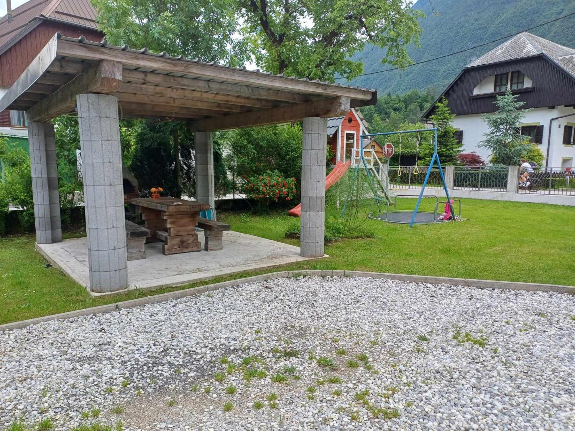Apartmaji Slatenik 보베츠 외부 사진